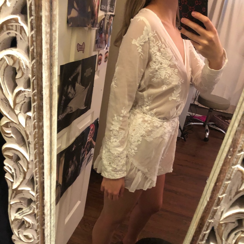 Women’s lace long sleeve romper - Picture 2 of 6